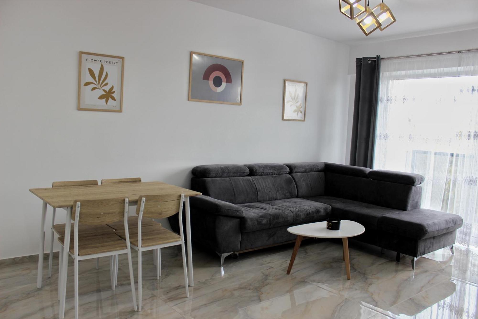 Cozy Apartments In Centre Of Suceava Near Kaufland And University Exterior photo