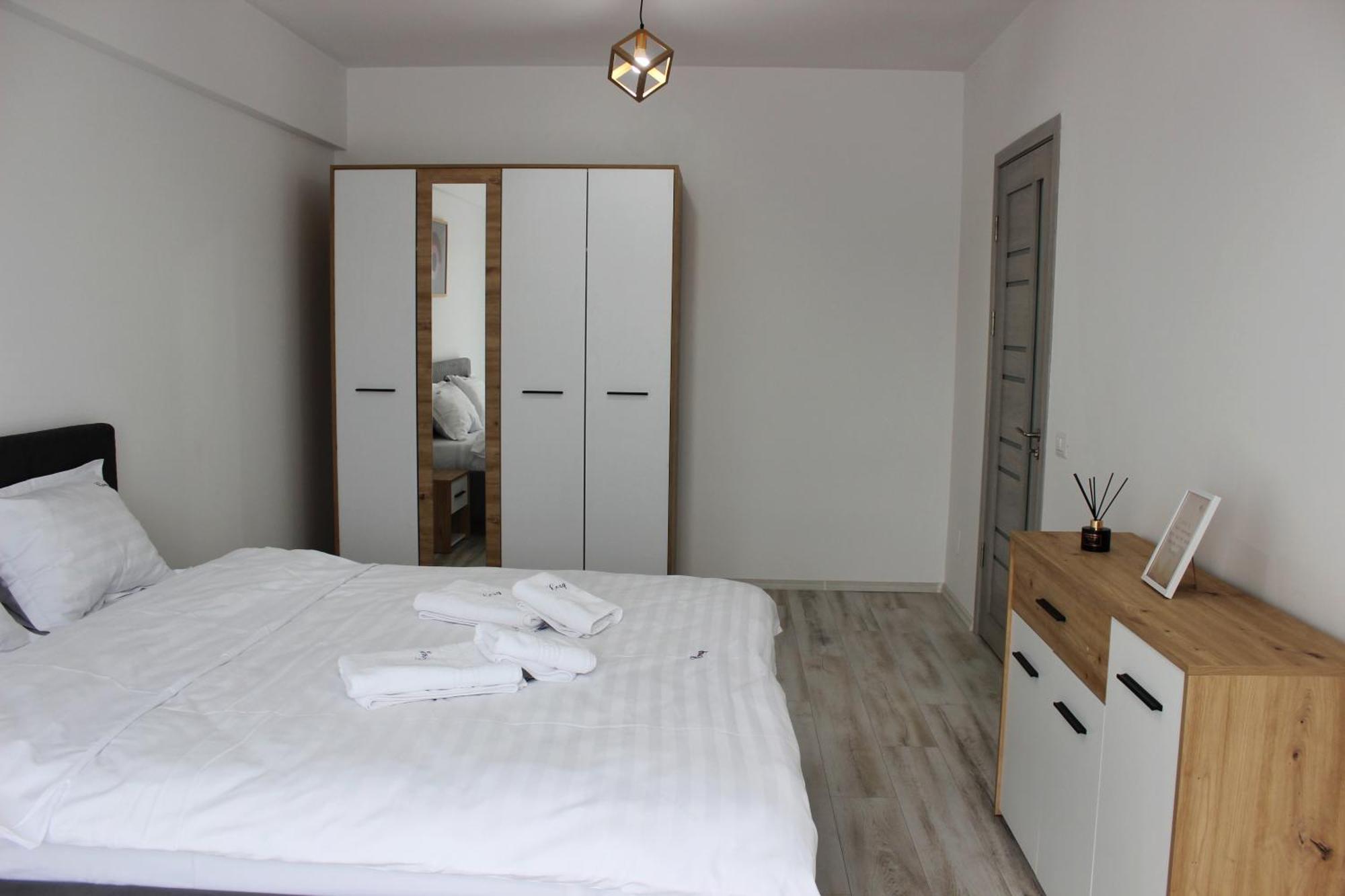Cozy Apartments In Centre Of Suceava Near Kaufland And University Exterior photo